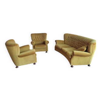 Vintage living room