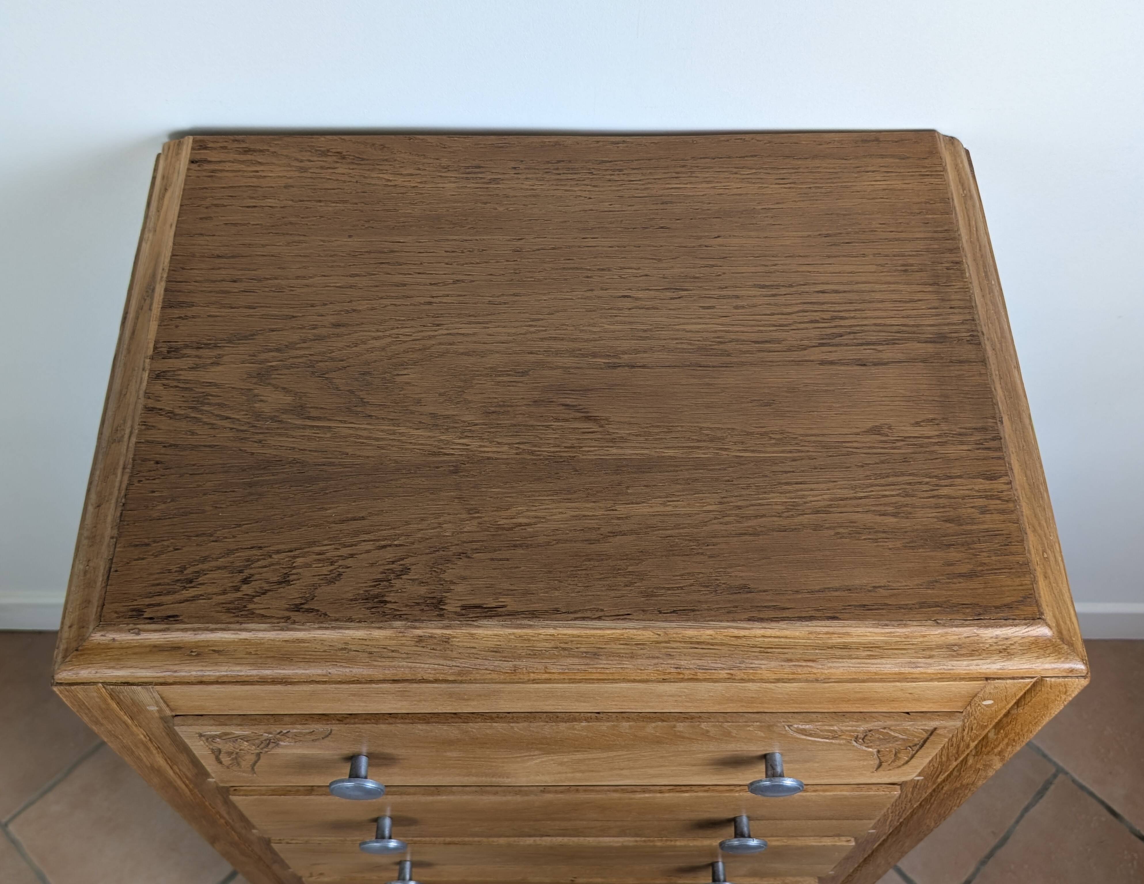 Chest of drawers