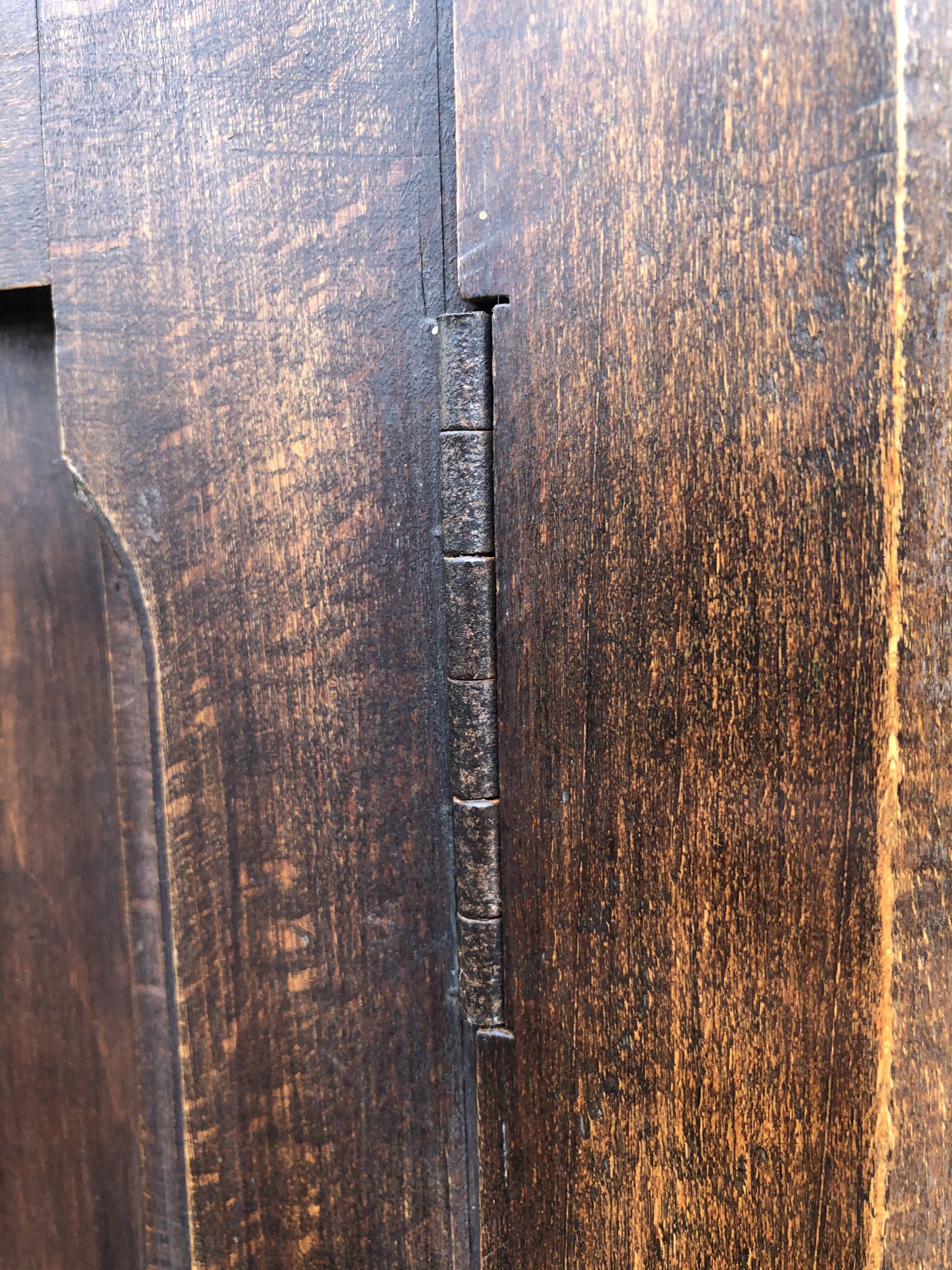 Armoire parisienne