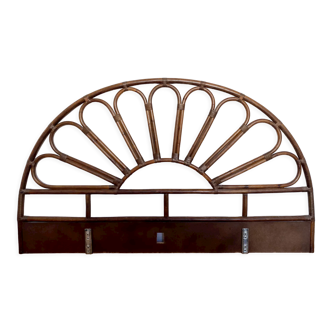 Rattan flower headboard