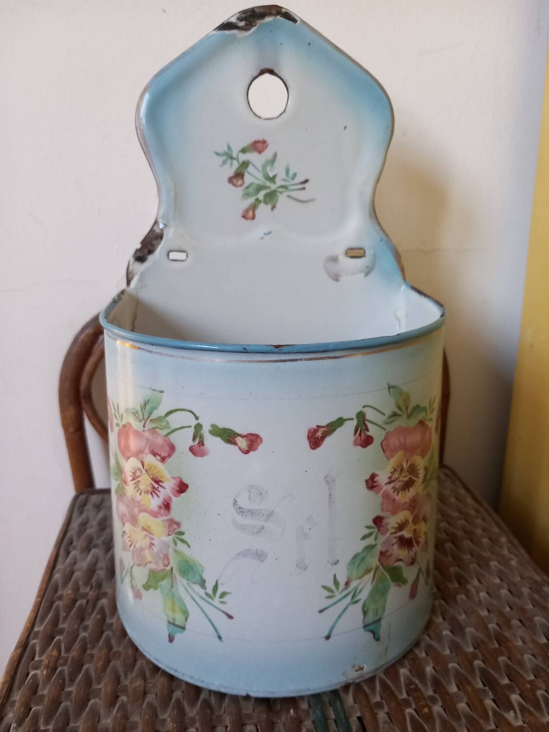 Enameled sheet salt box