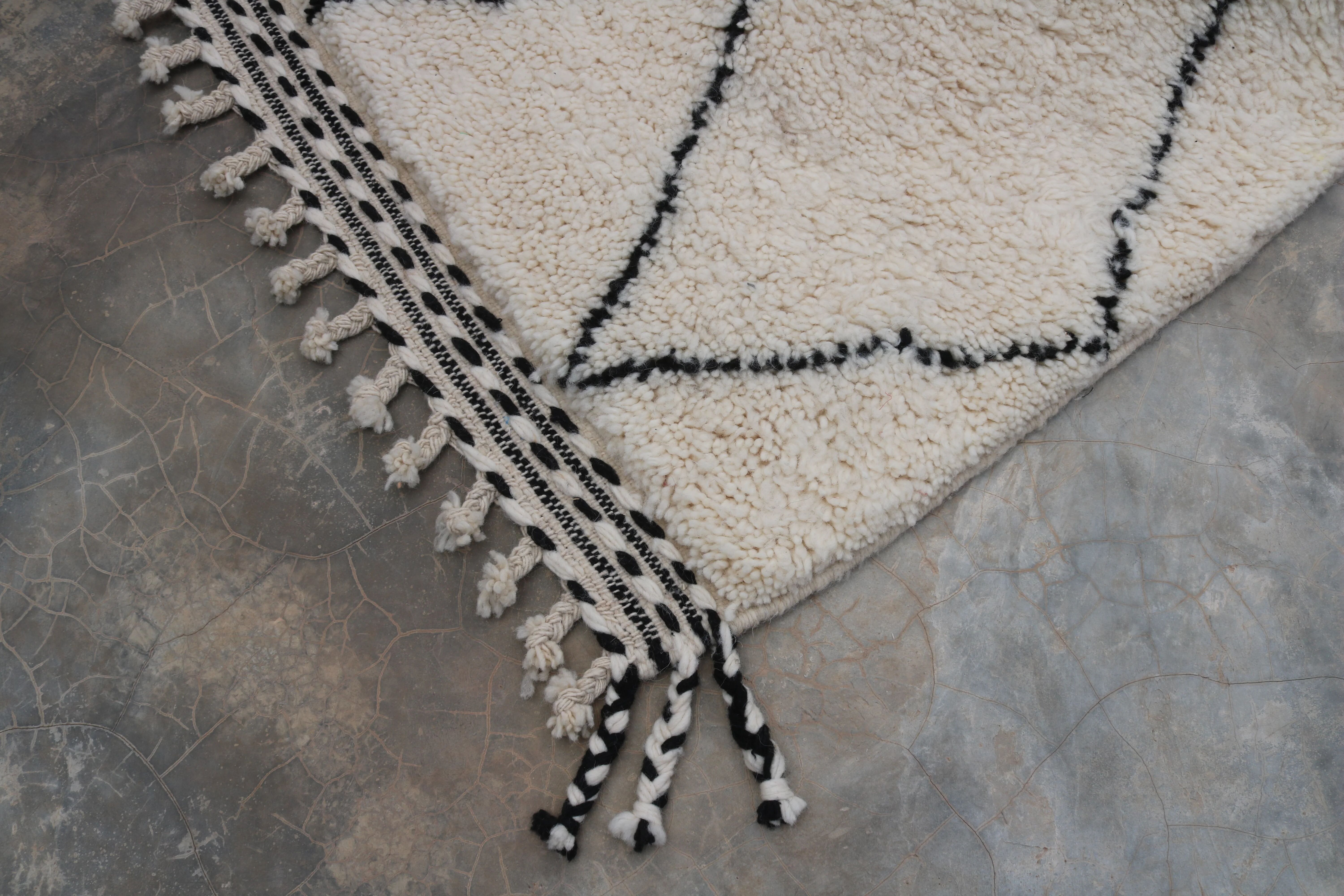 Beni Ouarain rug, 305 x 80 cm - R314