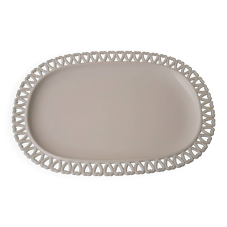 Plate in opaline hearts