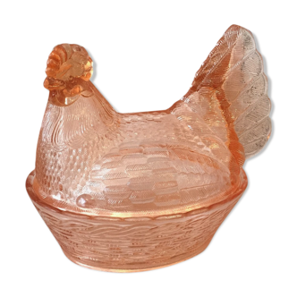 Chicken in porty glass of pink orange color