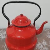 Bouilloire en tôle émaillée rouge