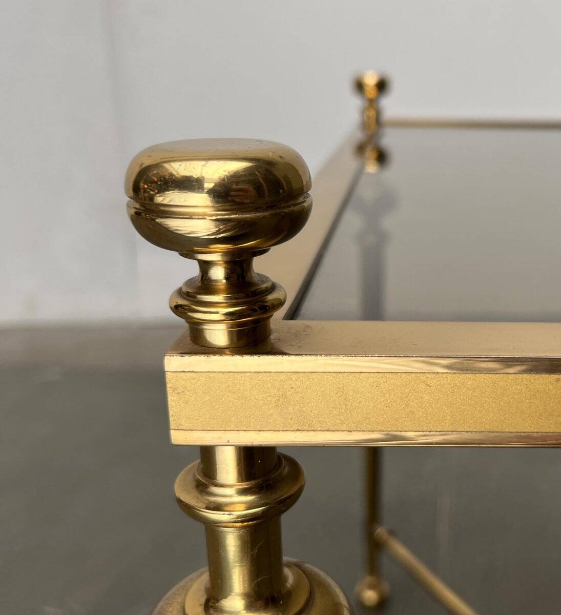 Mid-century Hollywood neoclassical brass and glass side or bedside tables attributed to Vereinigte Werkstätten, Germany, 1960s, set of 2.