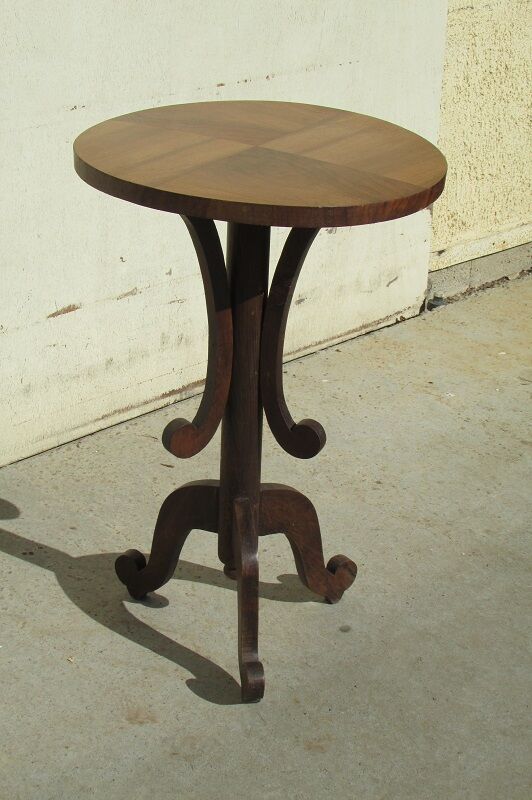 Natural wood healing, tripod