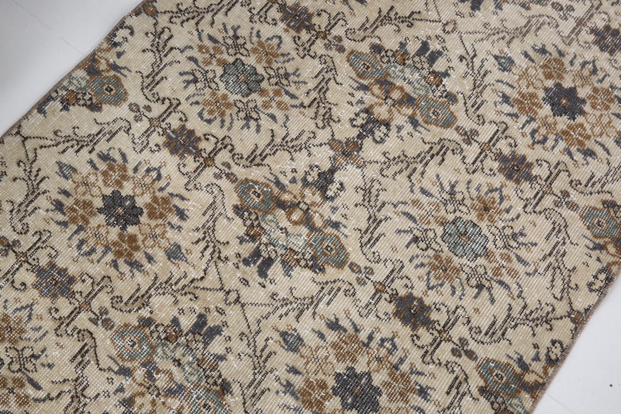 Dark gray & beige vintage rug, 206x102 cm