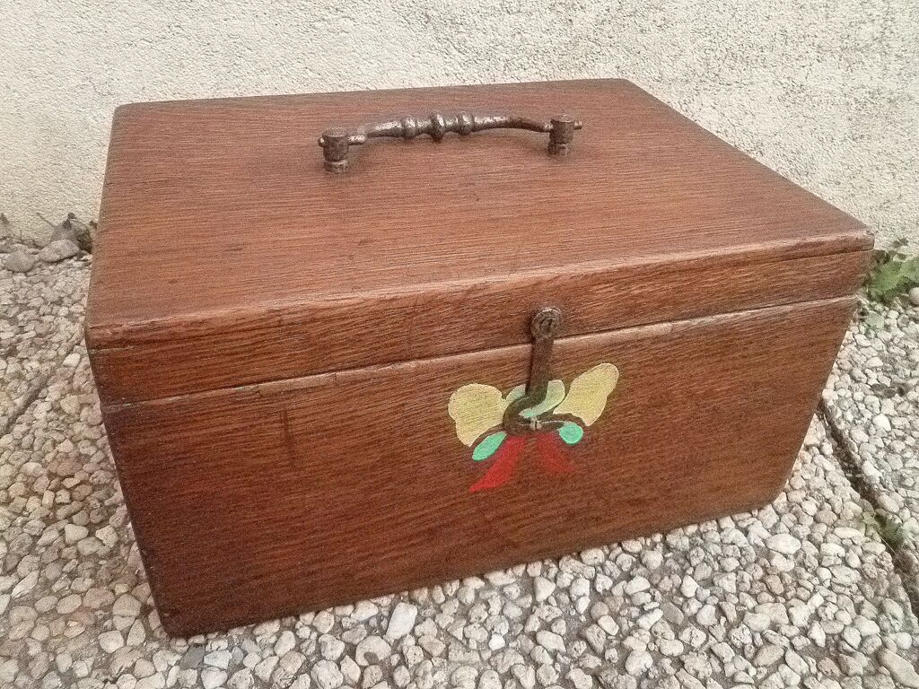 Antique sewing box, vintage