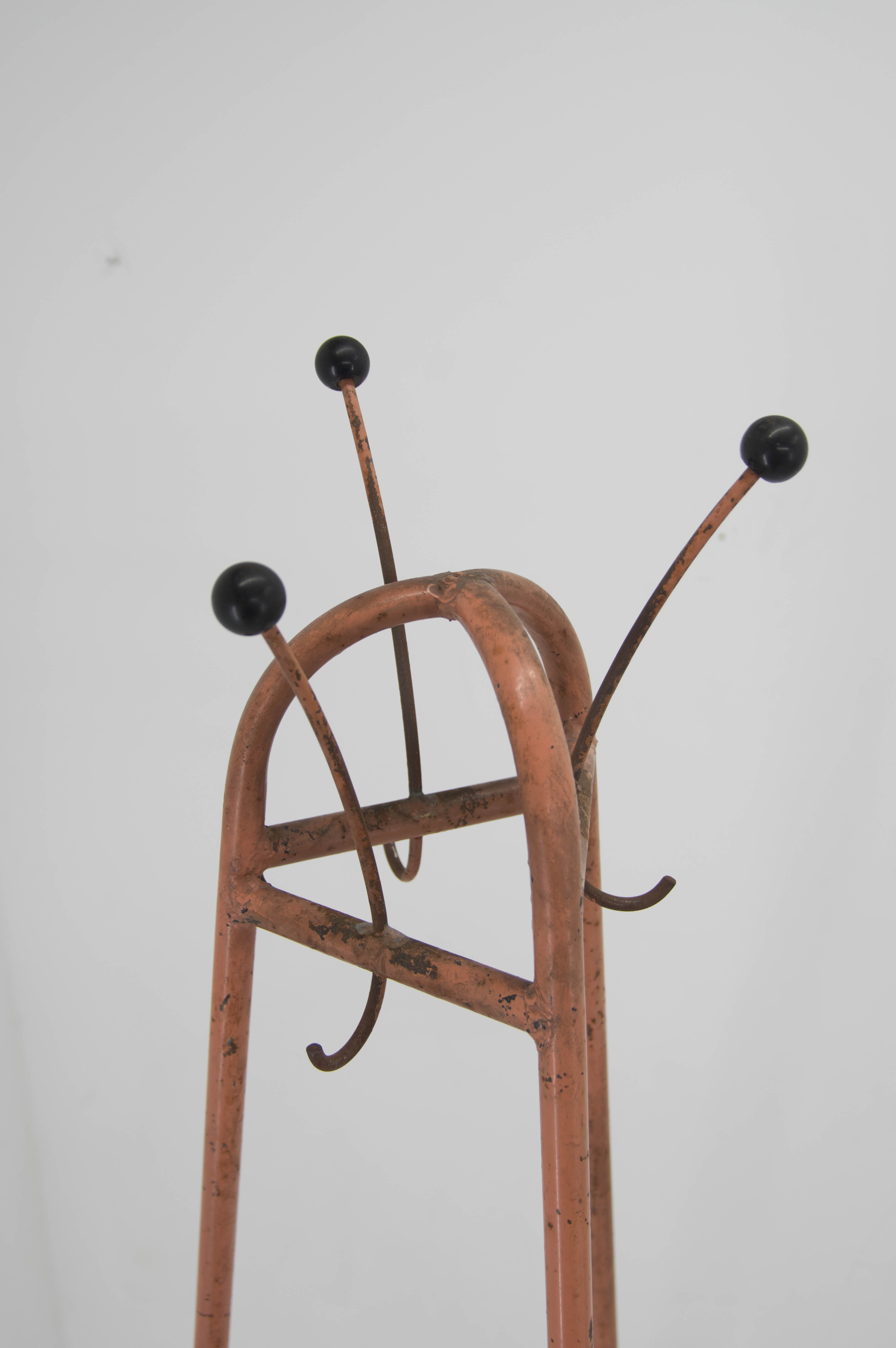 Bauhaus industrial pink coat stand, 1920s
