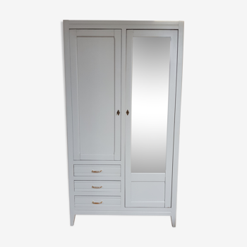 Armoire parisienne grise