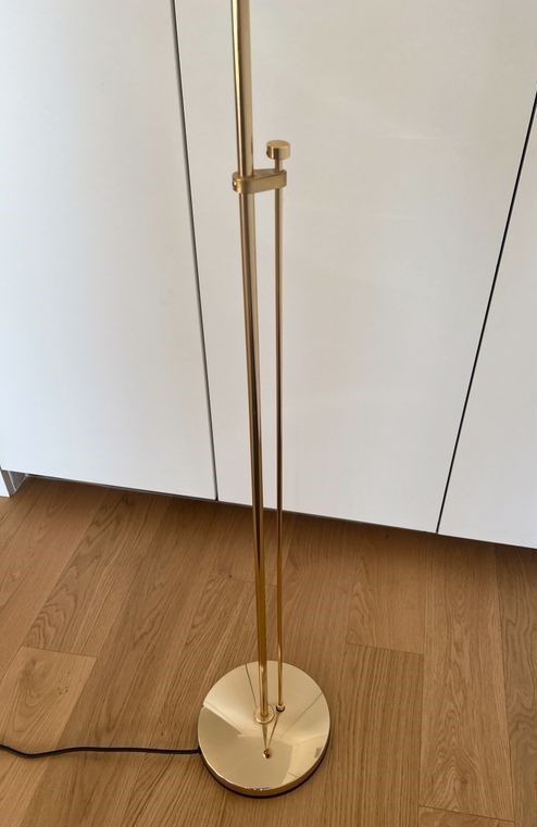 Estiluz Icon Gold halogen floor lamp