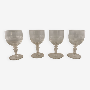 Verres à pied taillés, anciens