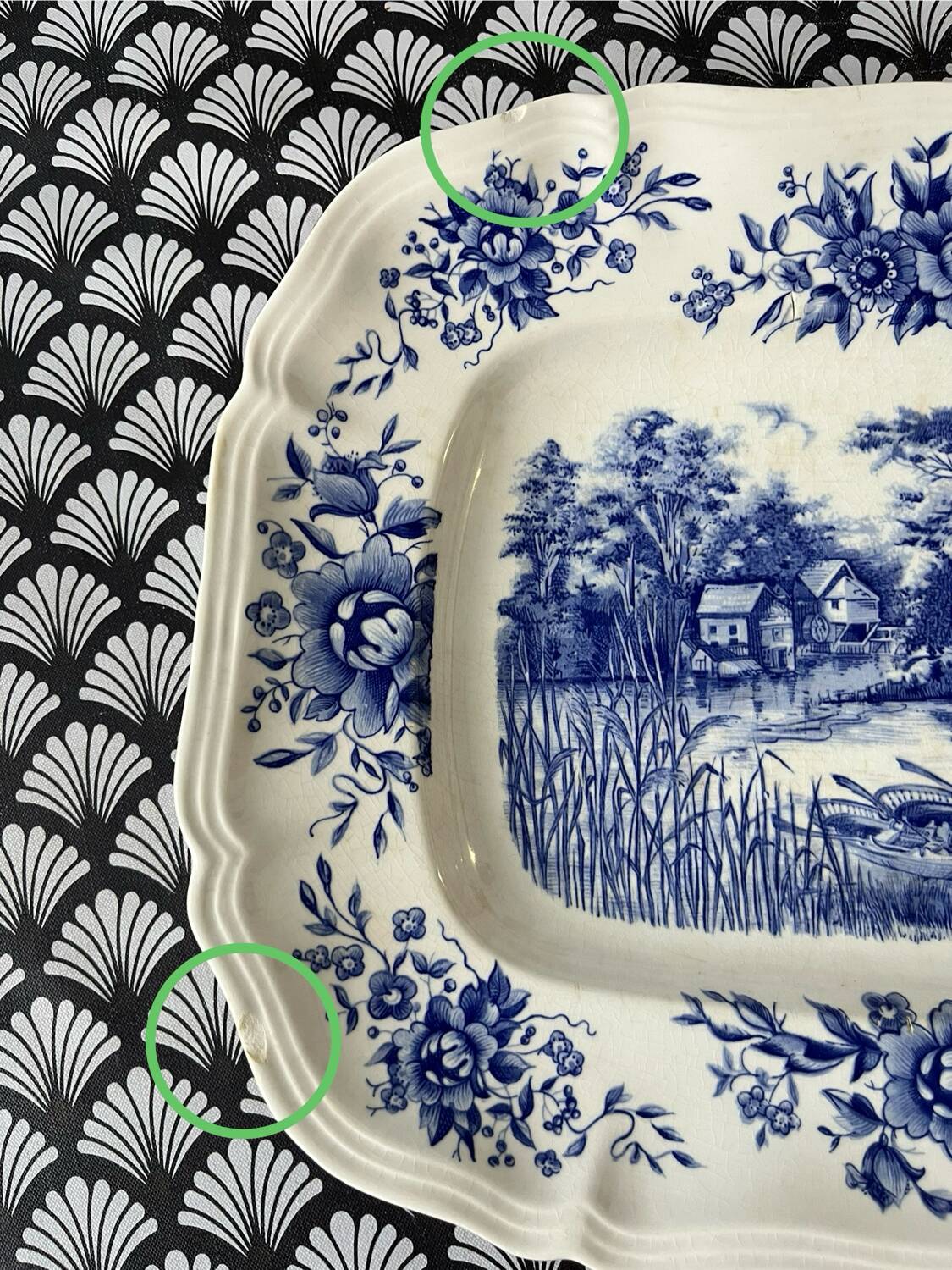 “Romantic” Sarreguemines serving dish