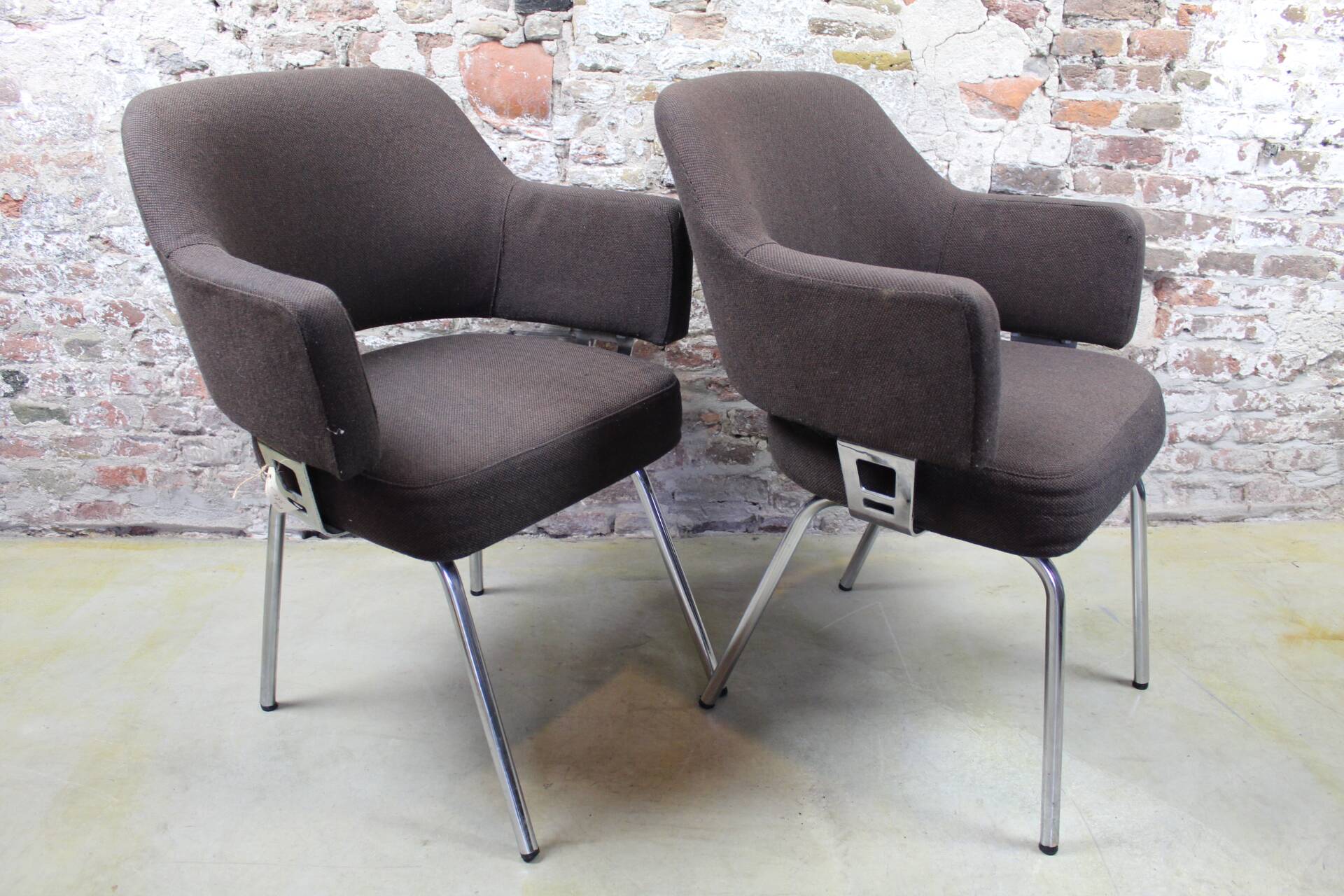 Set of #2 Eero Saarinen style dining chairs