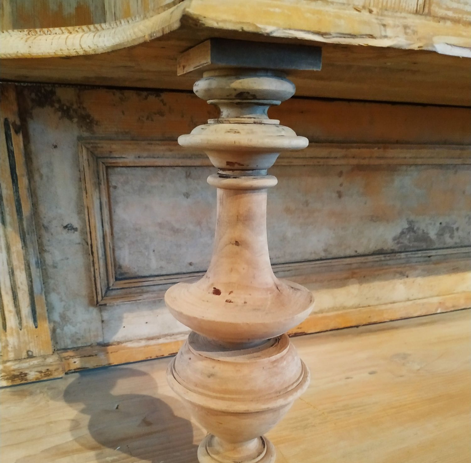 Patinated buffet (pastry furniture)