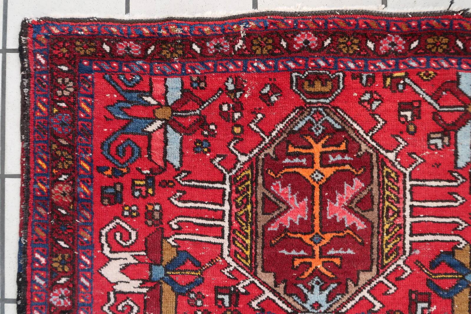 Handmade antique Persian Karajeh rug 90cm x 143cm, 1920s