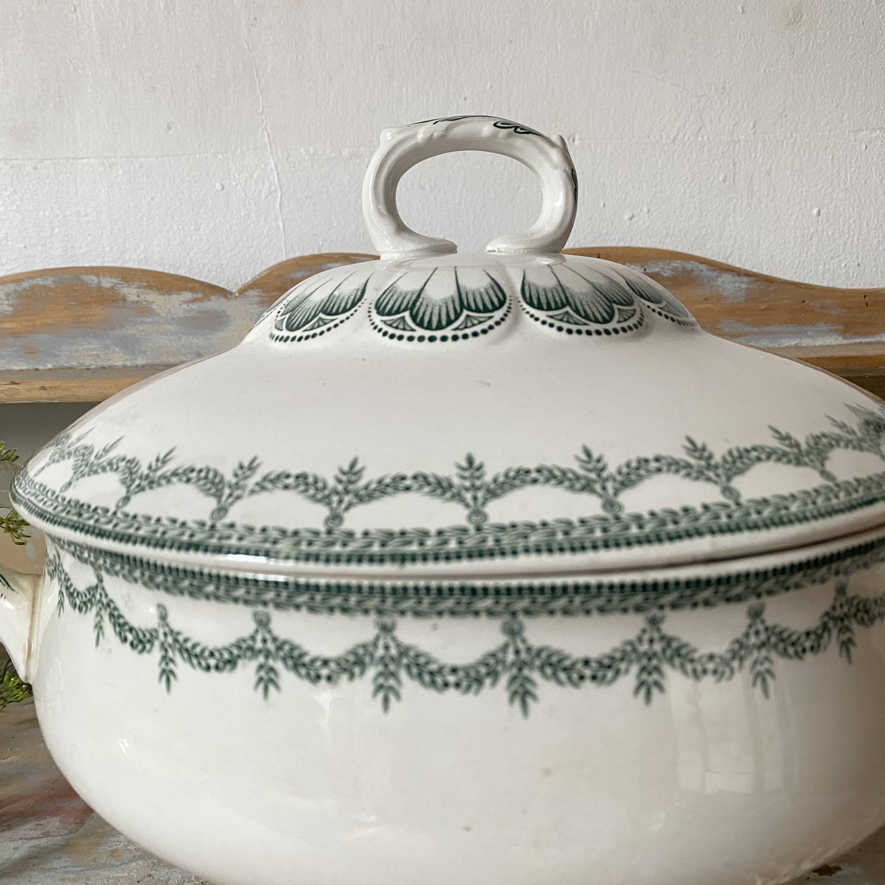 Ironstone soup tureen St Amand model Ney