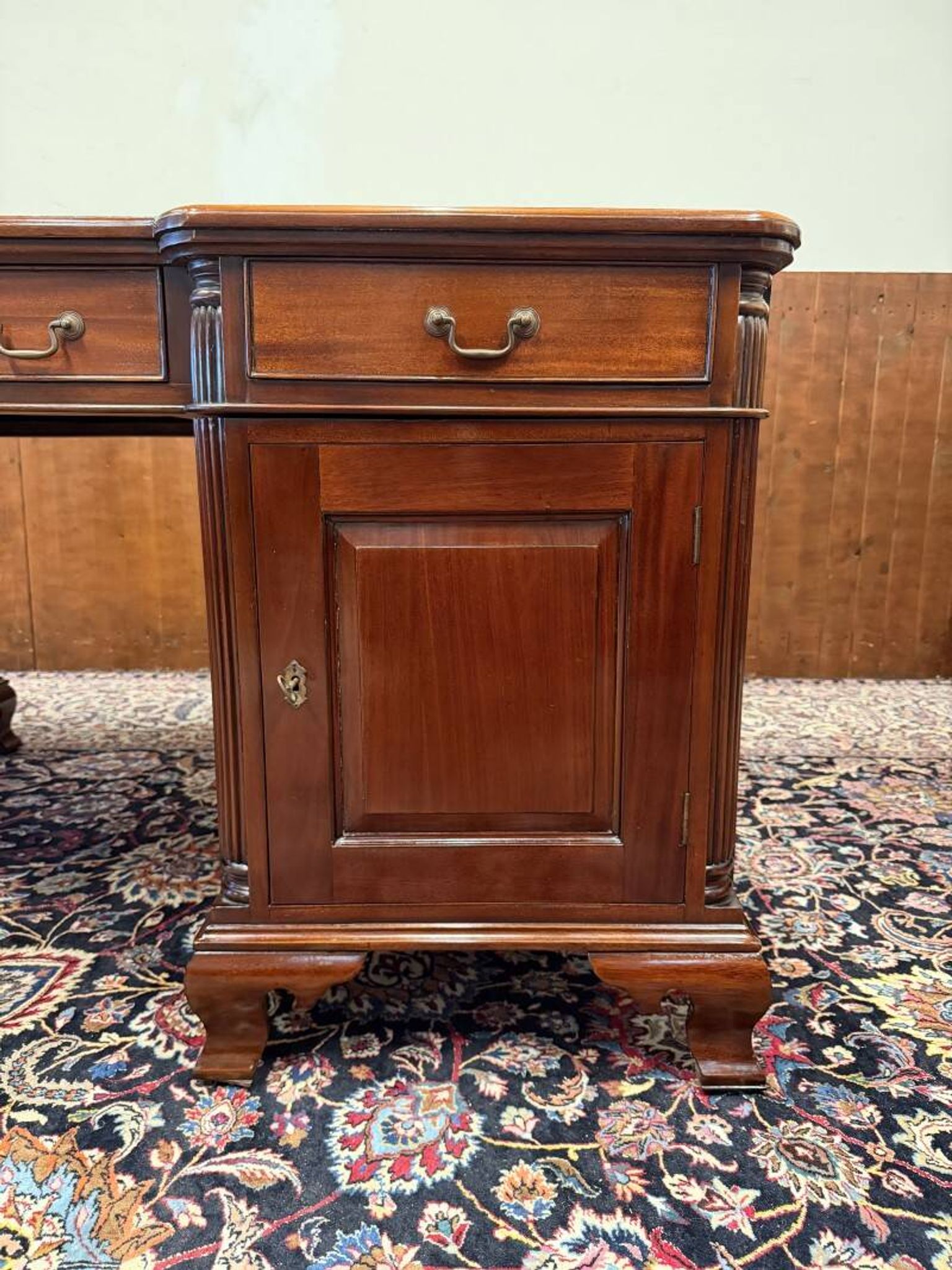 Classic English desk with green leather