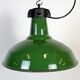 Lampe à suspension industrielle en émail vert, années 1960