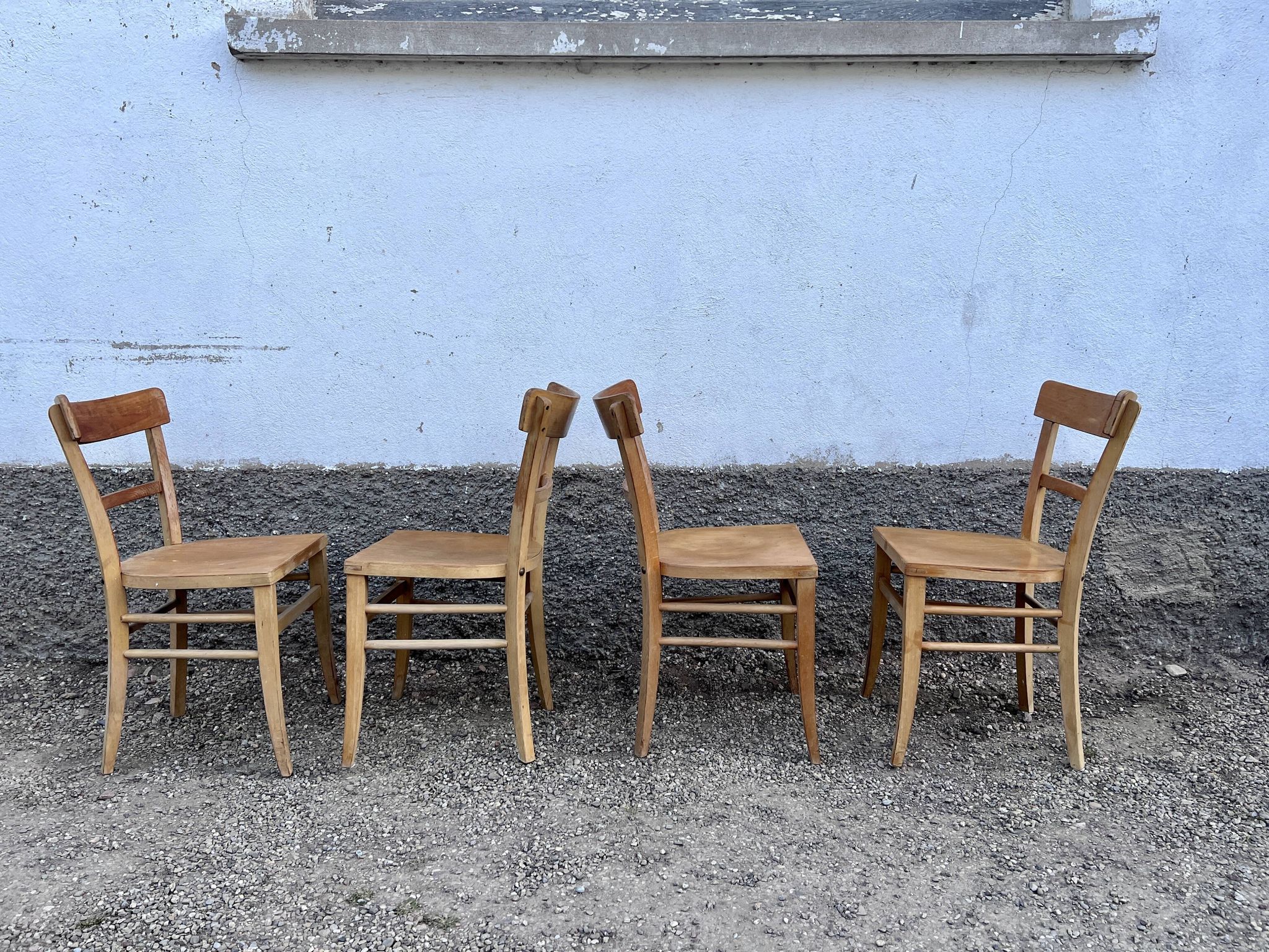 Série de 4 chaises en hêtre bois clair vintage