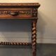 Bureau en bois sculpté
