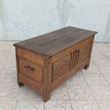 Coffre style Louis XIII en chêne, époque XXIème