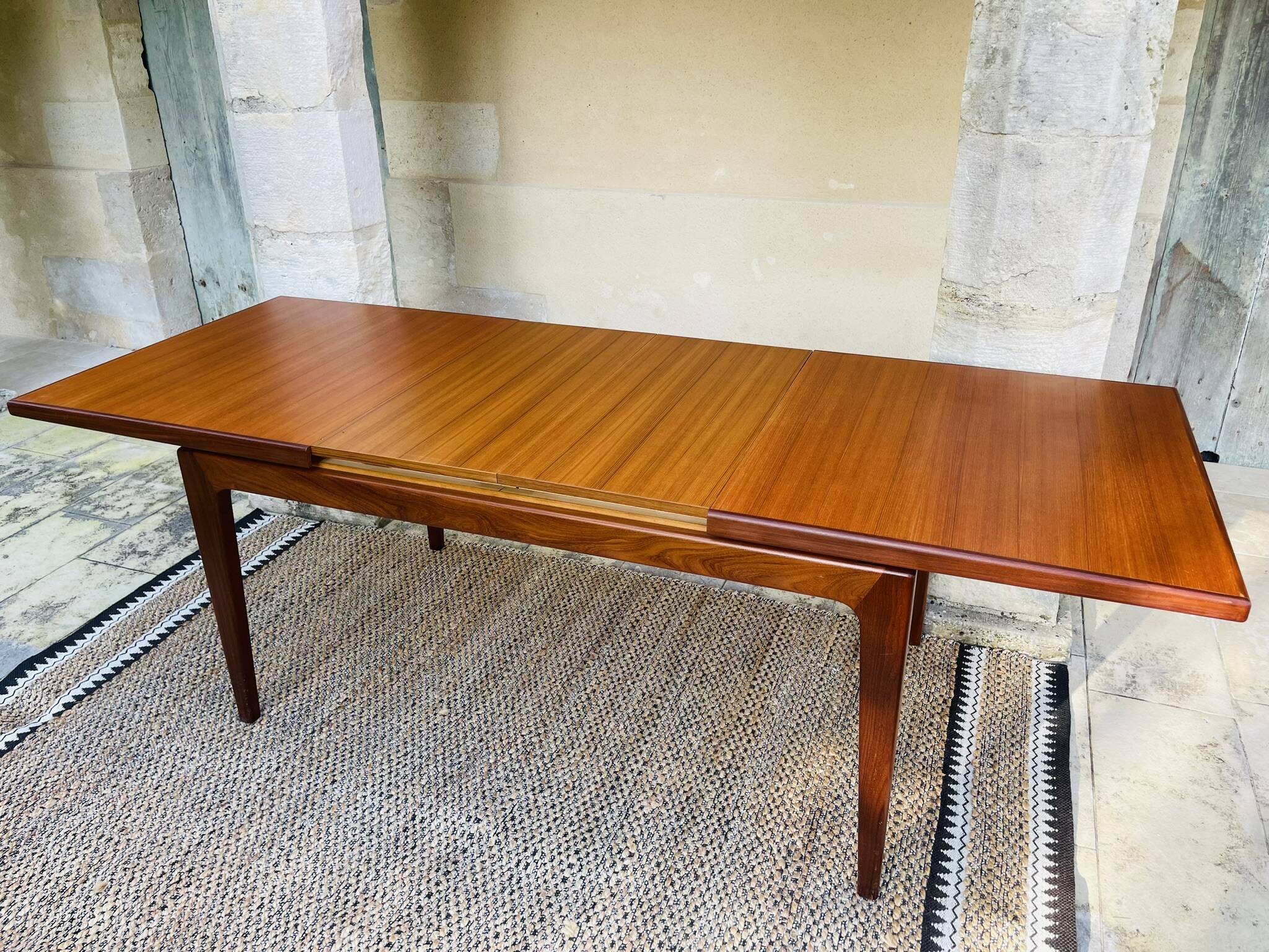 Scandinavian style Sam table in teak from the 60s