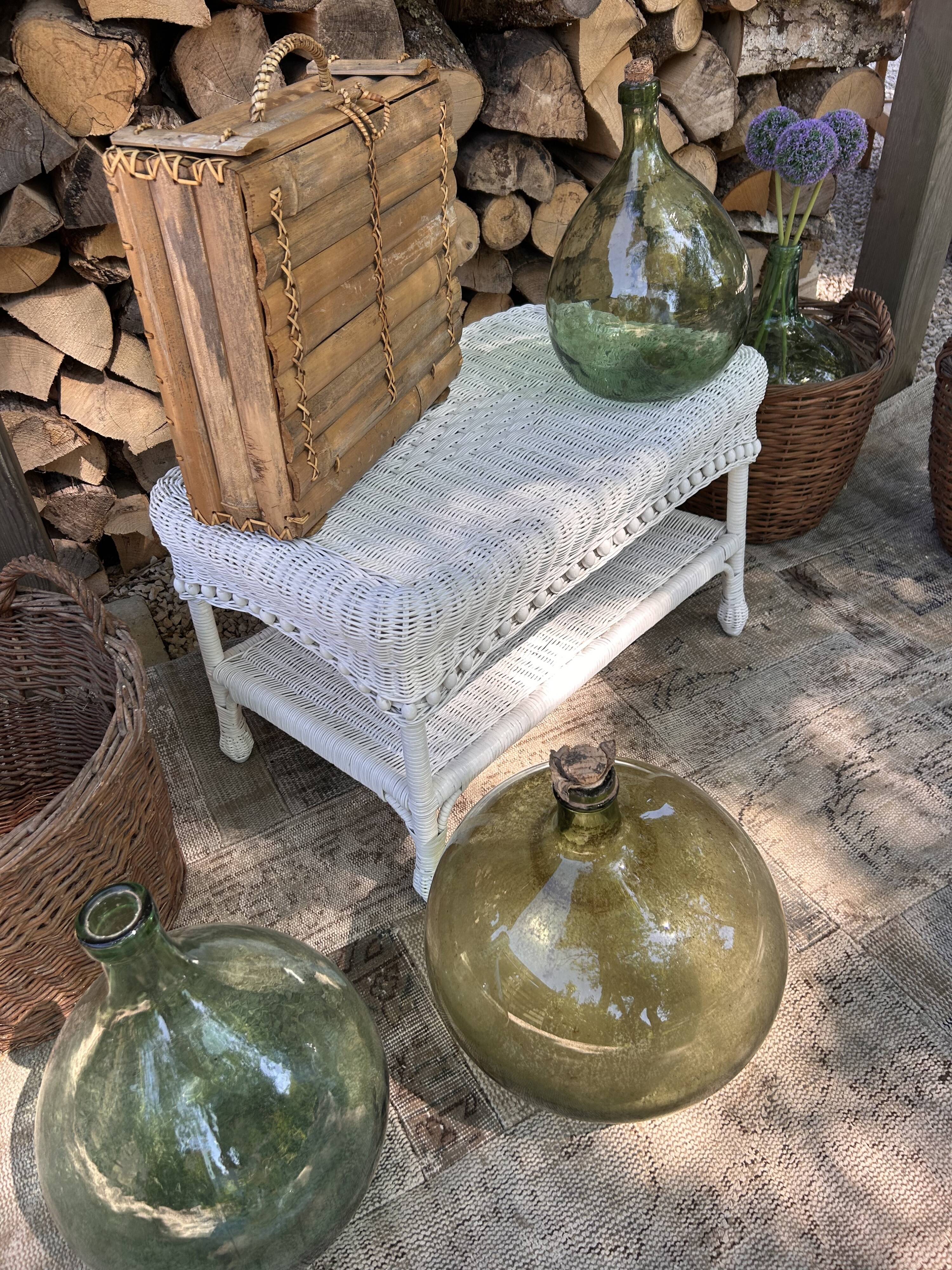 Table basse osier vintage blanche