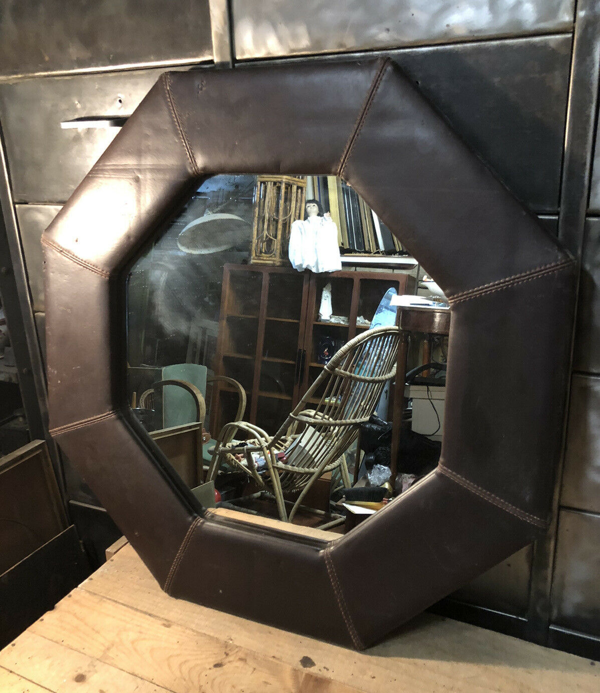Octagonal wall mirror in vintage brown leather 67,5x67,5 cm