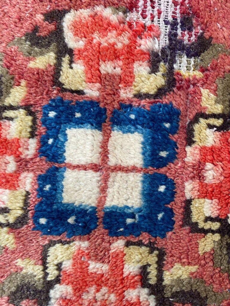 Chinese carpet antique square eliminated 66x61 cm