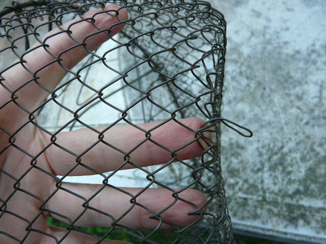 Folding old salad basket
