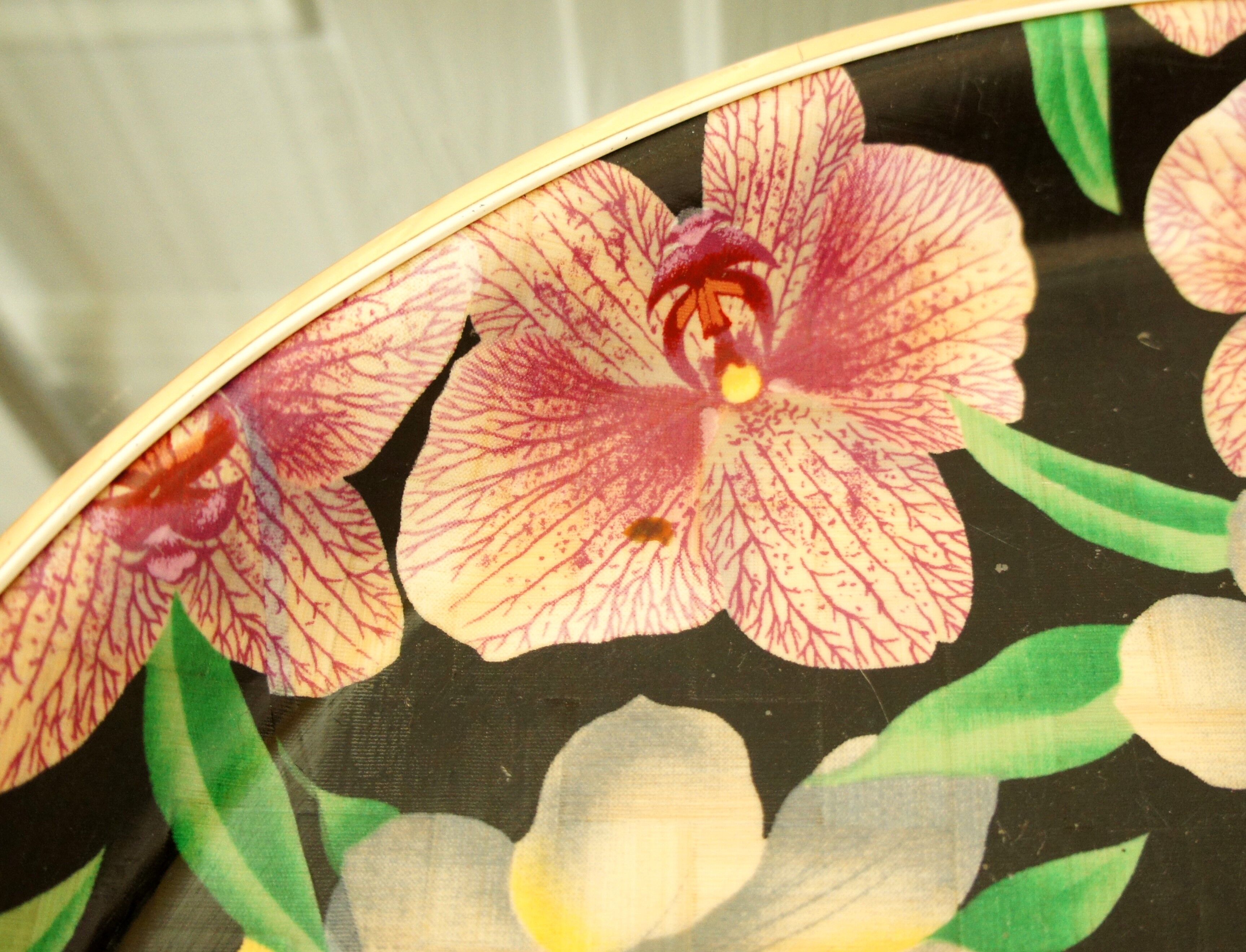 Vintage "orchid" tray in printed braided vegetable fiber & brass