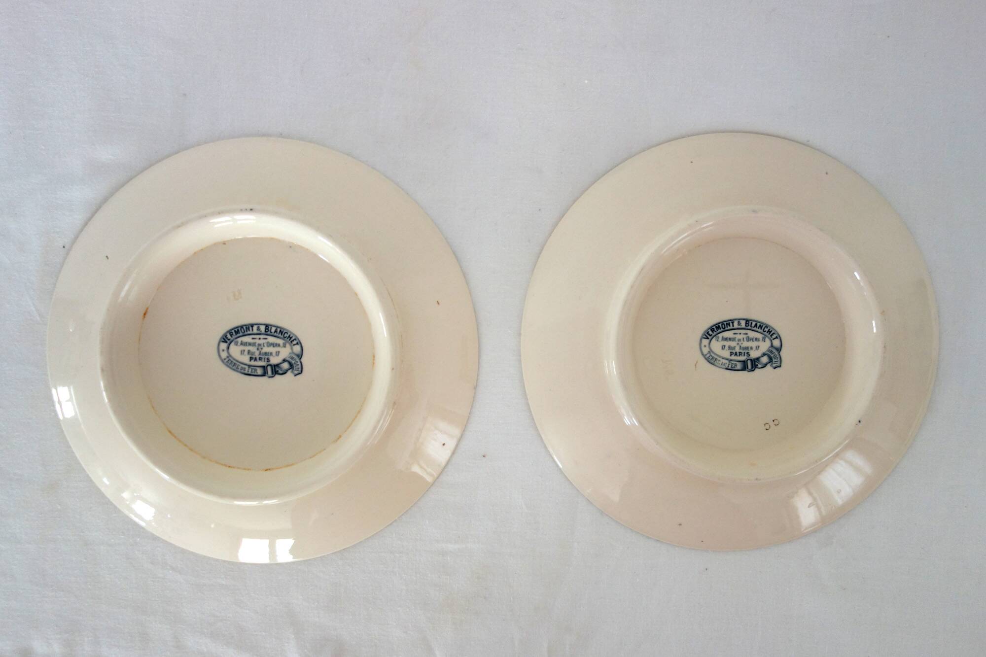 2 plates on foot Terre de fer Vermont & Blanchet circa 1900