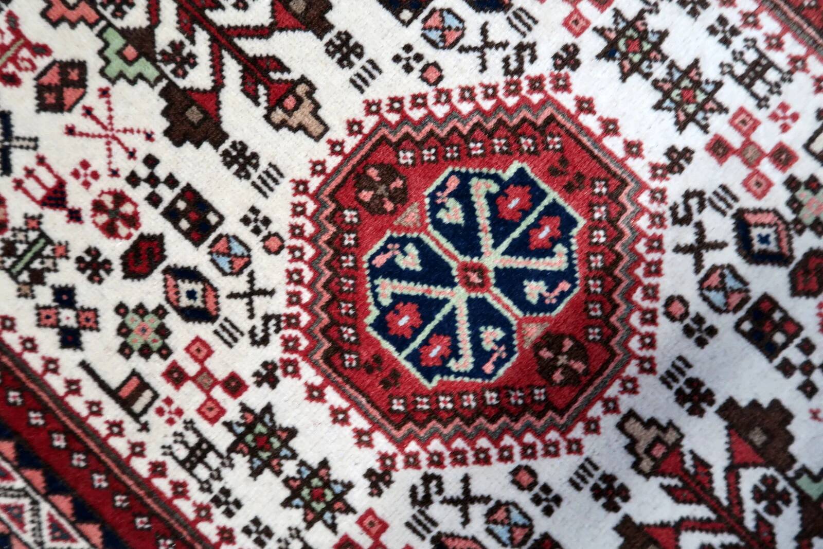 Handmade vintage Persian Gashkai rug 62cm x 105cm, 1960s