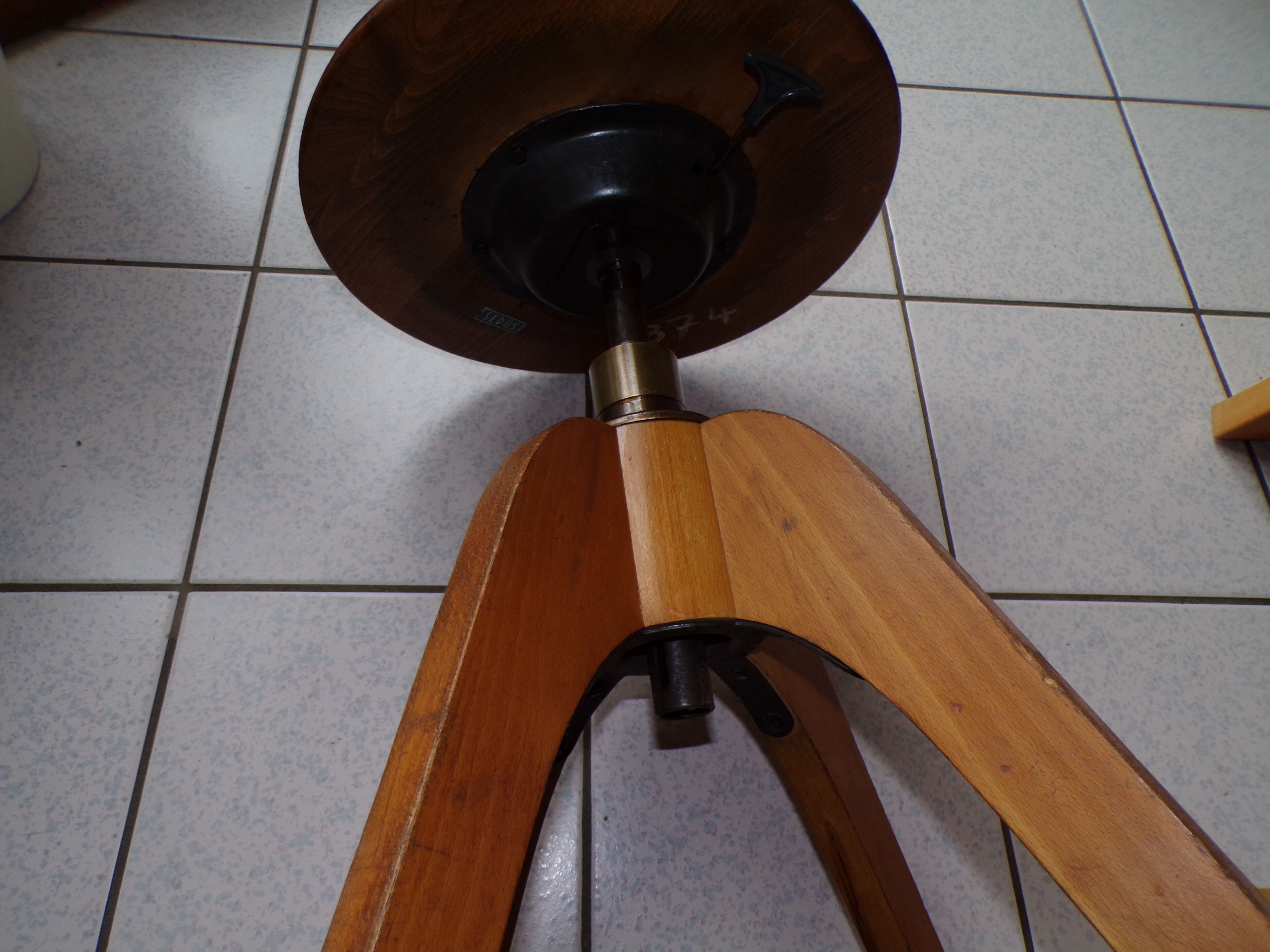 Sedus adjustable stool