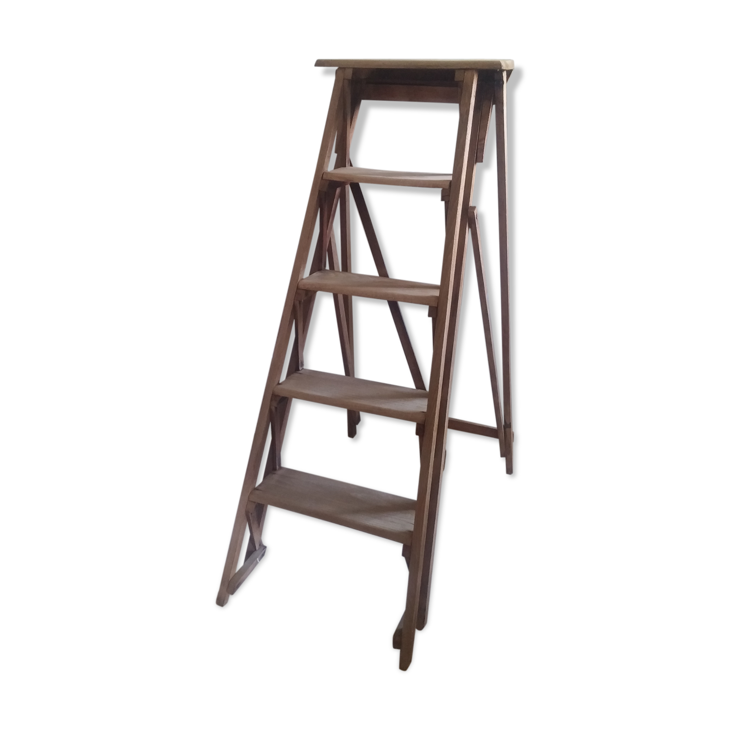 Wooden painter stepladder