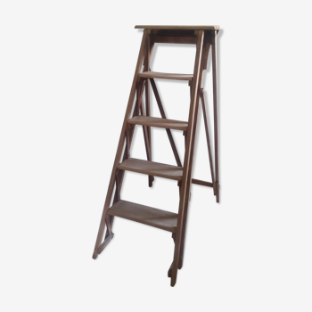 Wooden painter stepladder