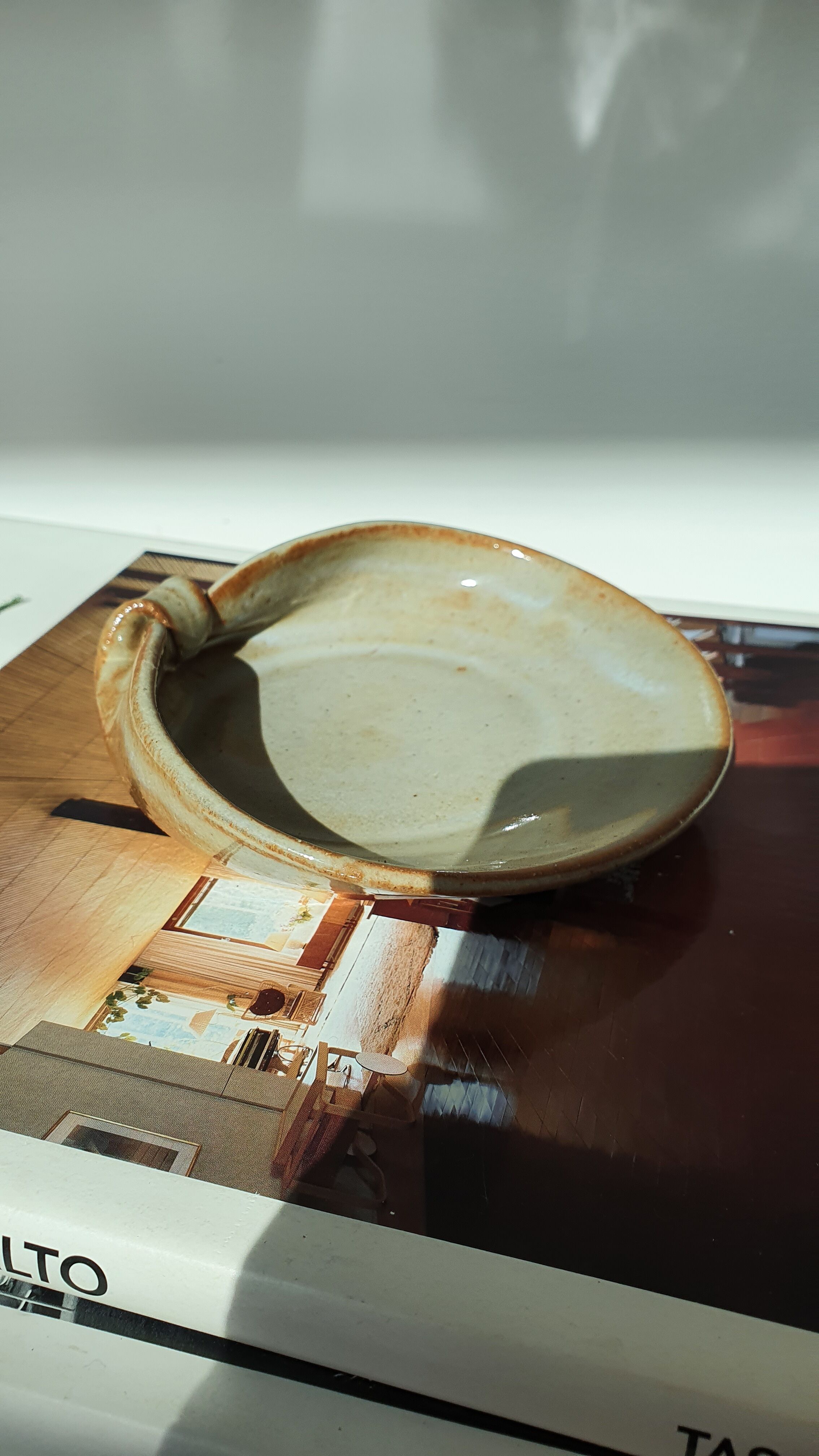 6 enamelled sandstone cups