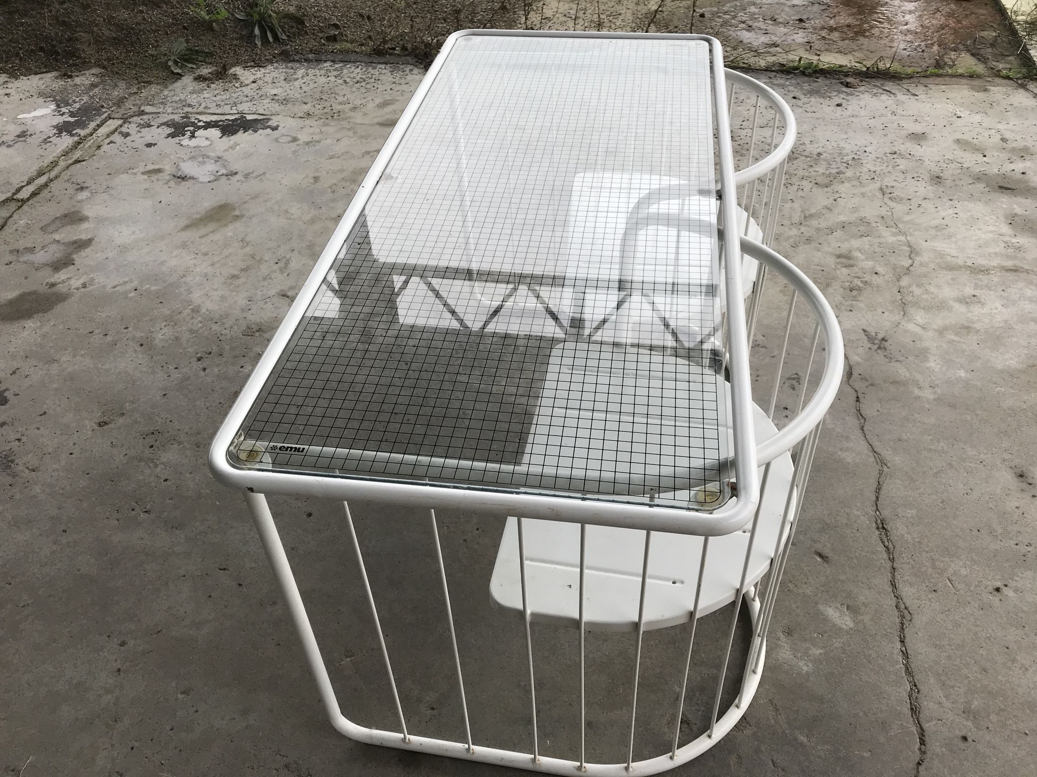 Vintage70's, Emu table in metal and glass, chairs swivelling under the table
