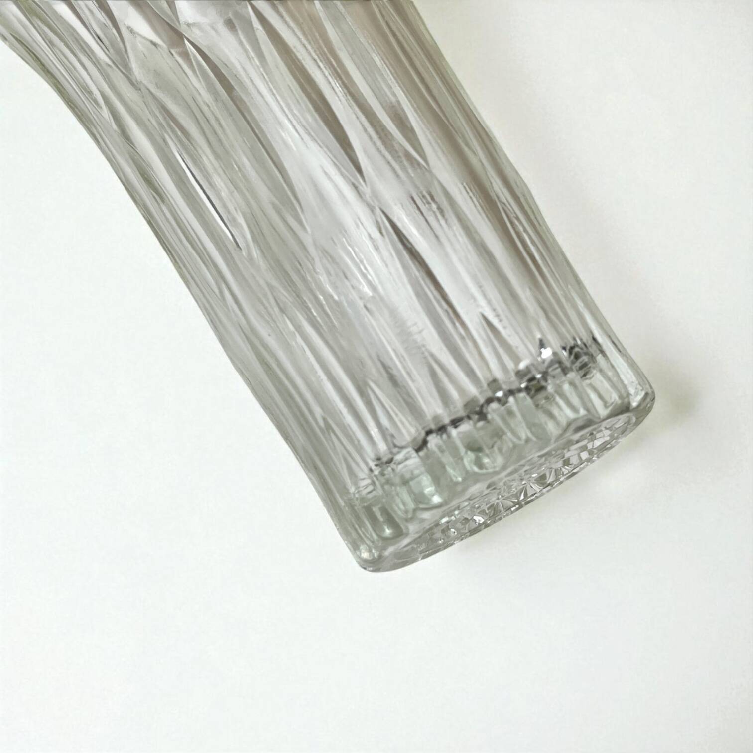 Large Art Deco glass vase with elongated diamond pattern, 1930s