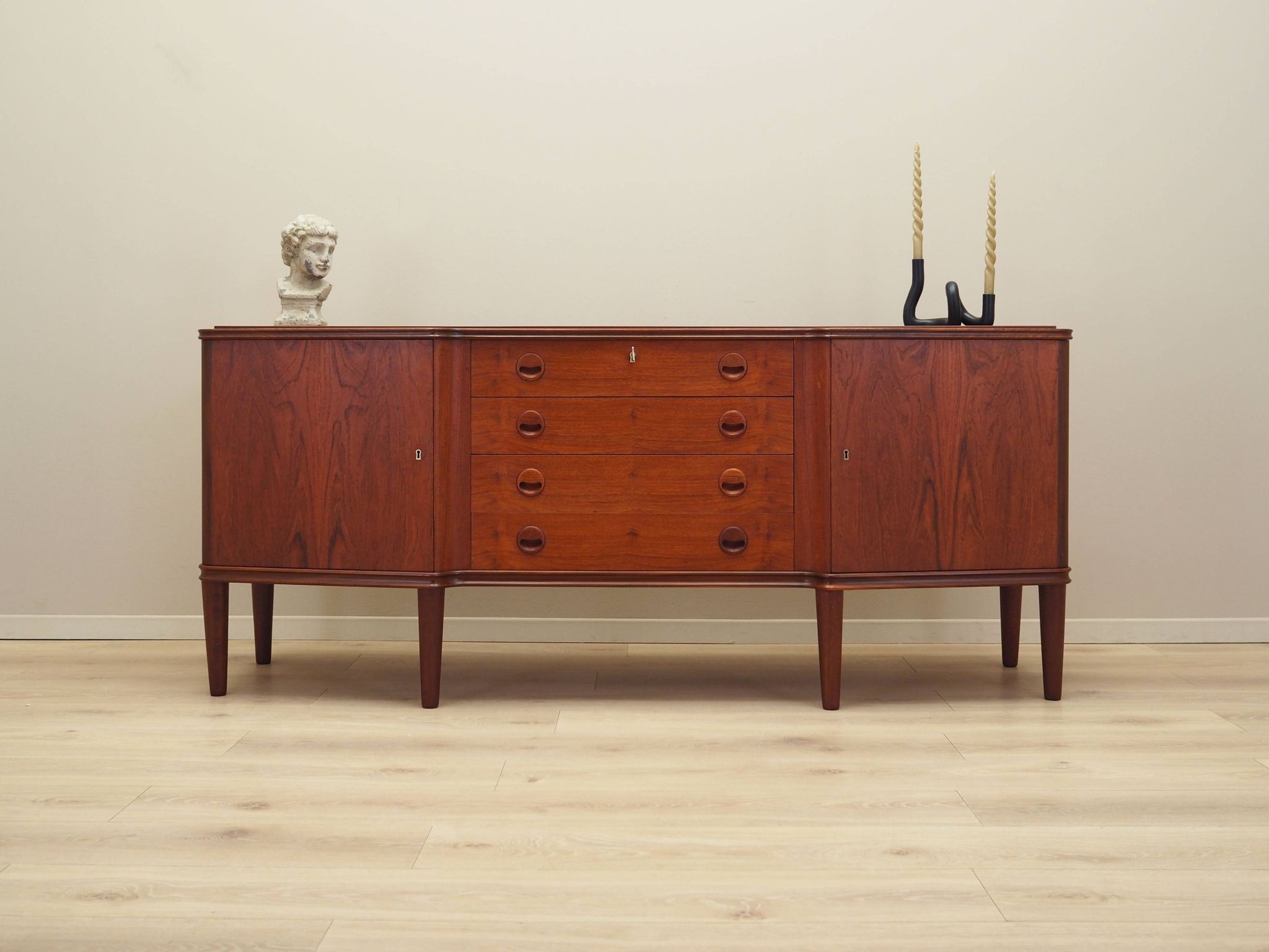 Enfilade en teck, design danois, années 1960, production : Danemark