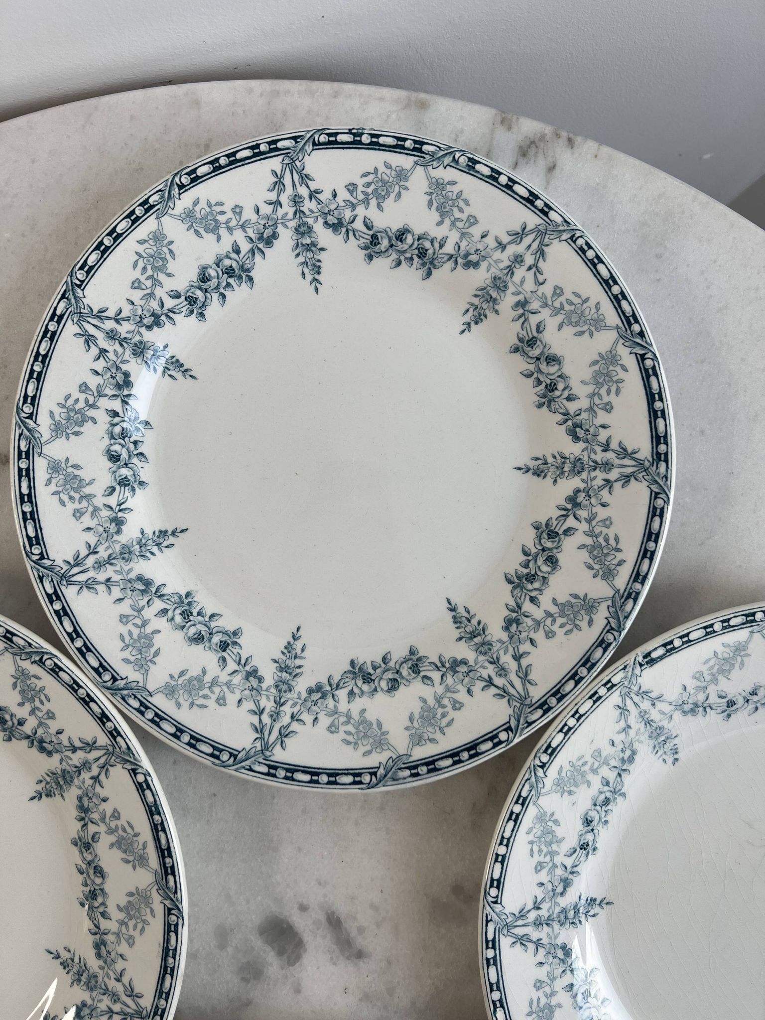 Set of 4 flat plates Creil and Montereau Labrador