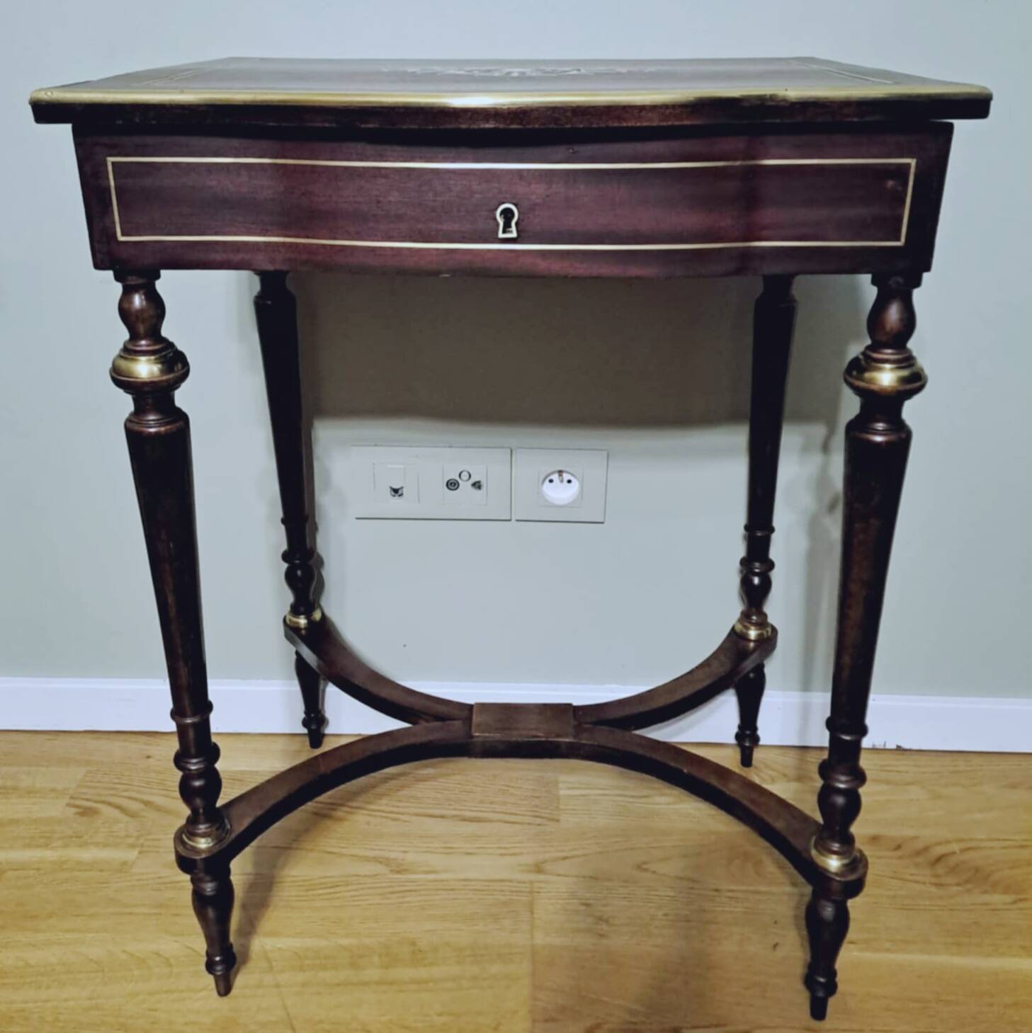 Napoleon III dressing table