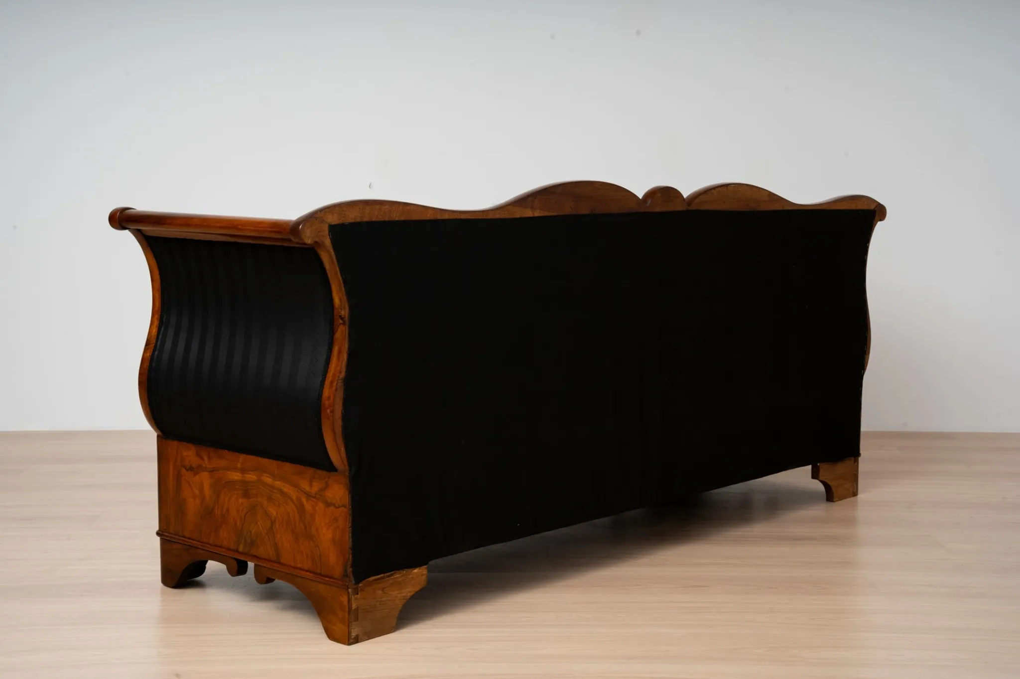 Exceptional 19th Century Biedermeier Walnut Sofa, circa 1850