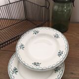 Set 4 dinner plates and 4 soup plates