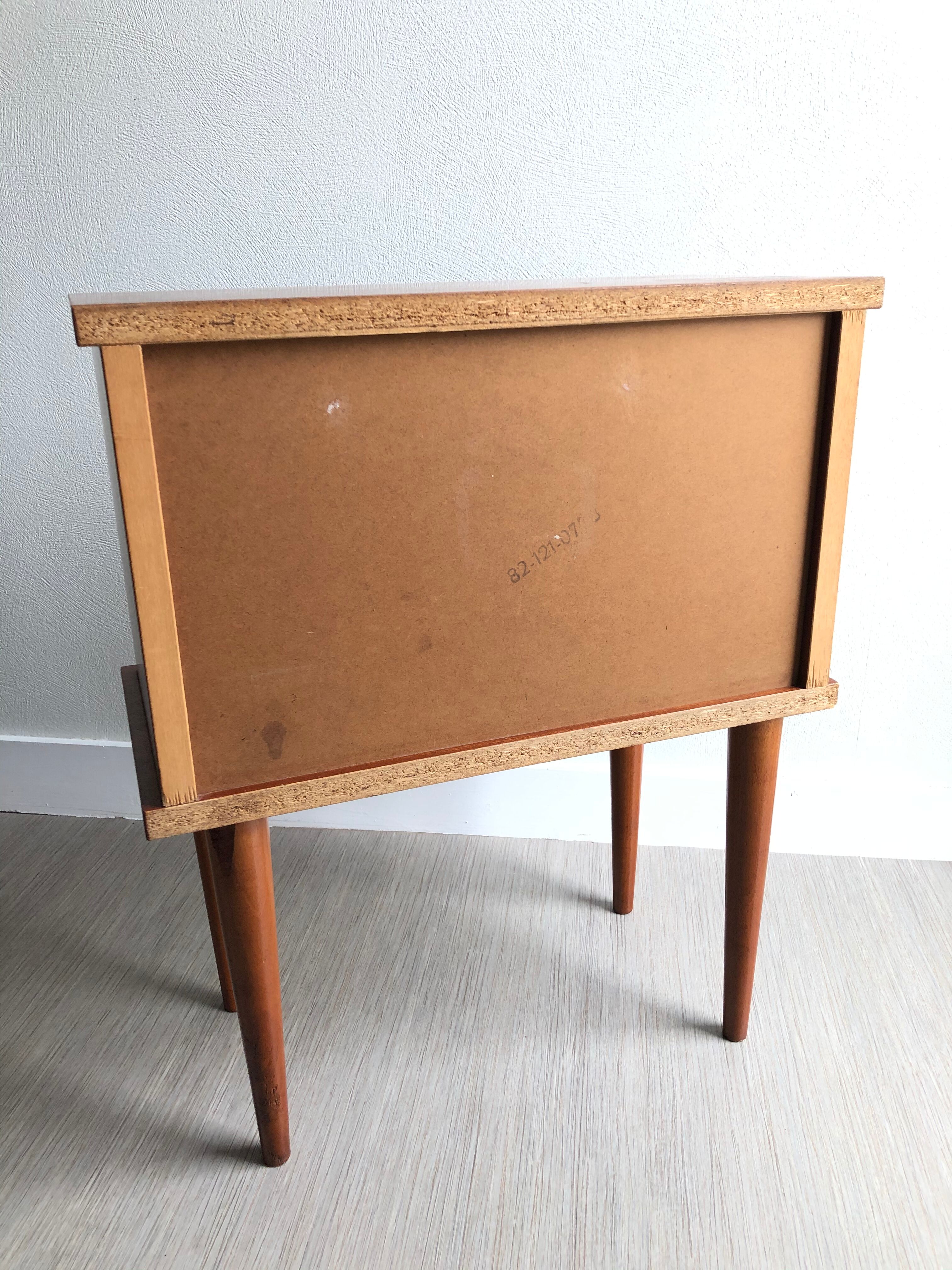 Bedside feet compass