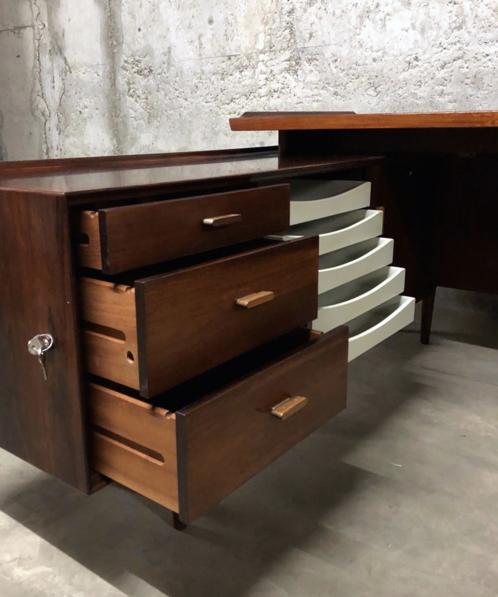 Bureau danois en palissandre par Arne Vodder pour Sibast Møbler