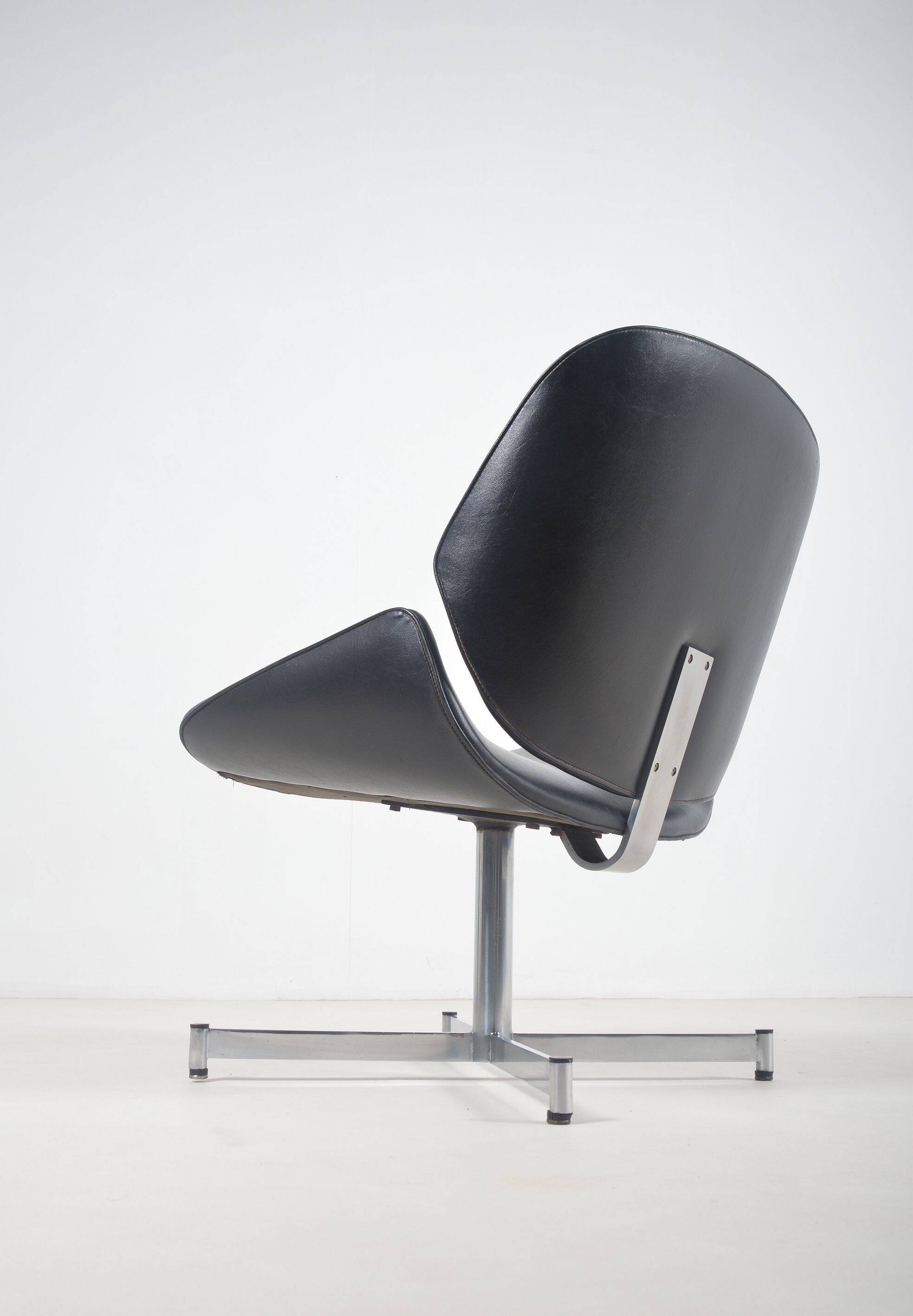 Lounge chair 'Exquis' designed by Geoffrey Harcourt for Artifort, 1960s