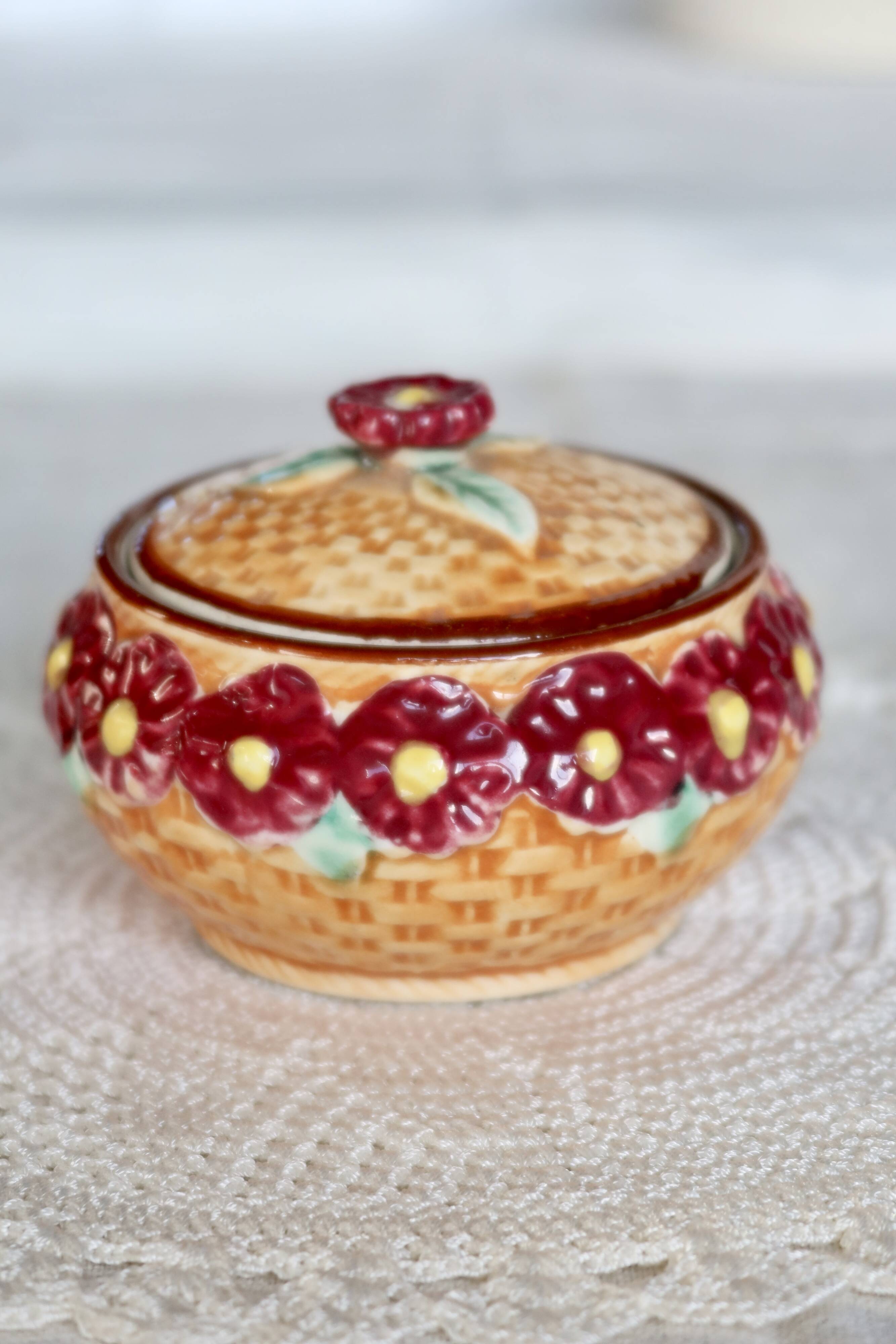 Vintage earthenware and slip candy box - Woven basket, burgundy flowers